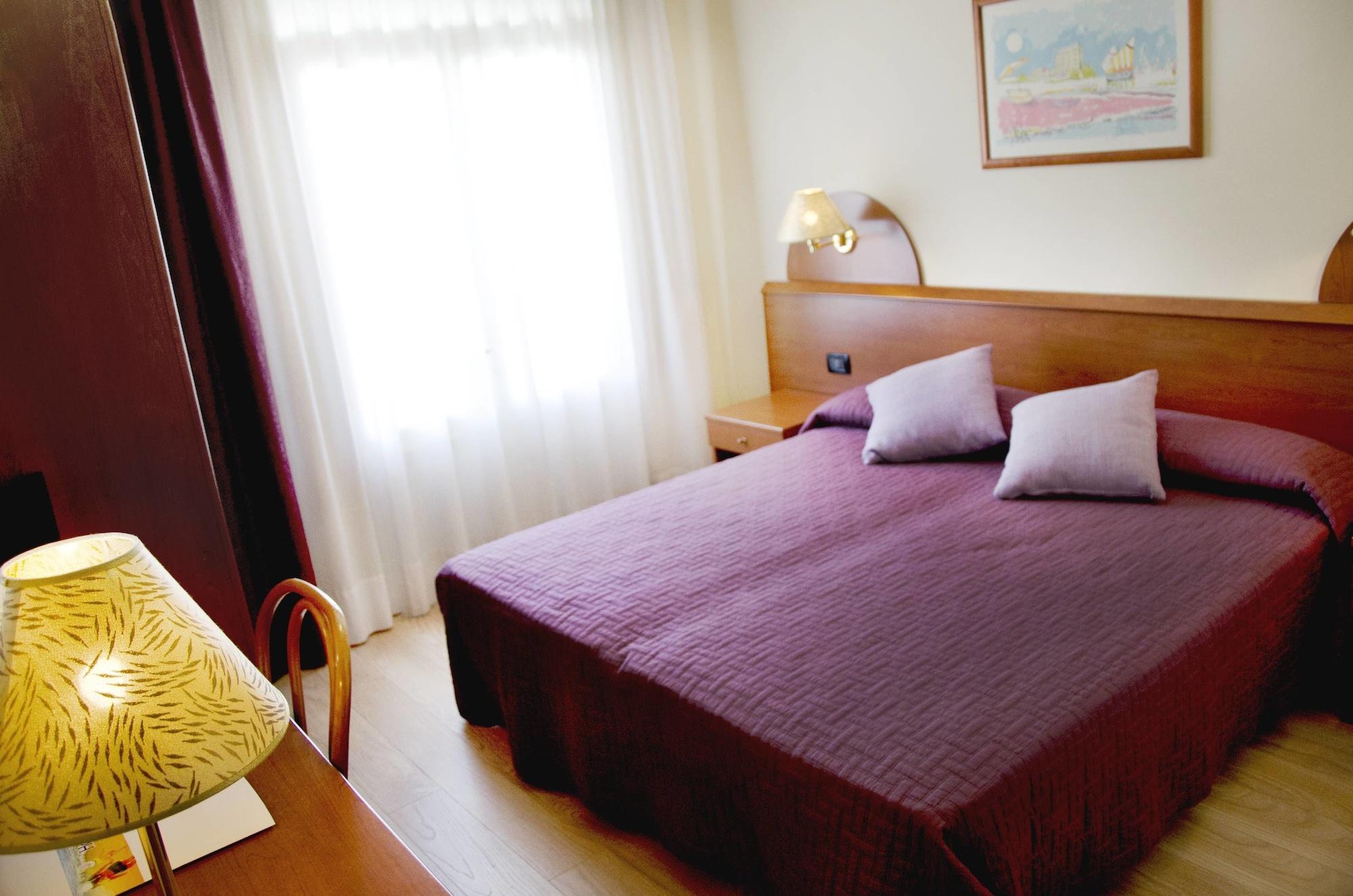 סוטומרינה Hotel Sole מראה חיצוני תמונה
