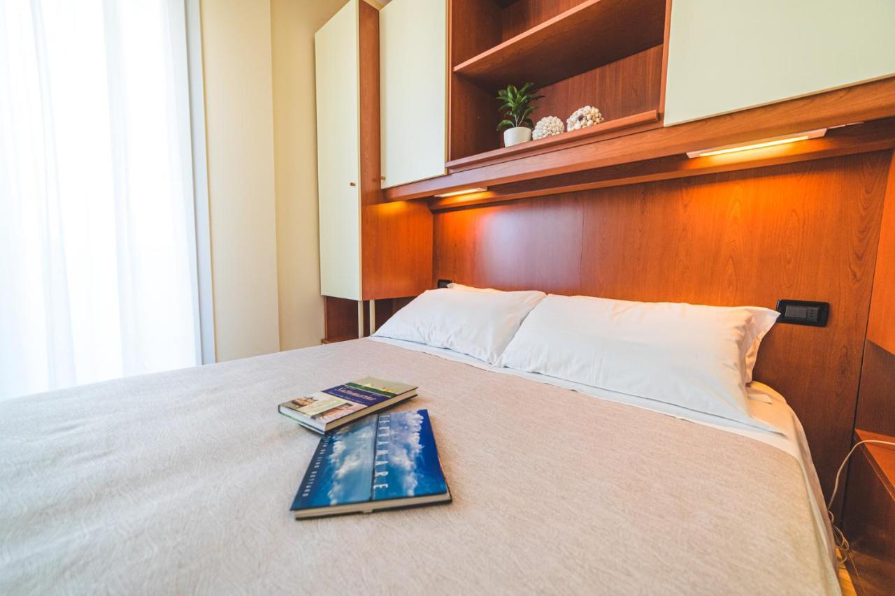 סוטומרינה Hotel Sole מראה חיצוני תמונה