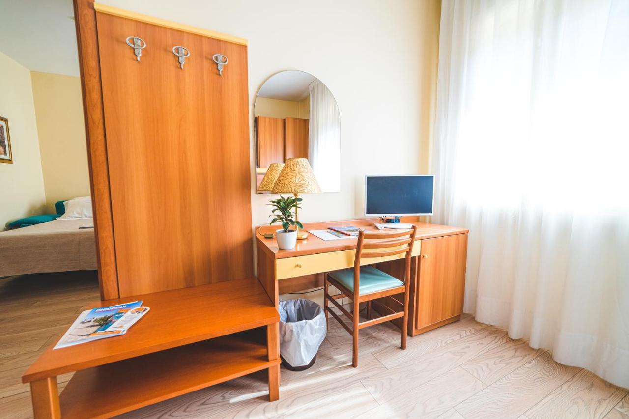סוטומרינה Hotel Sole מראה חיצוני תמונה