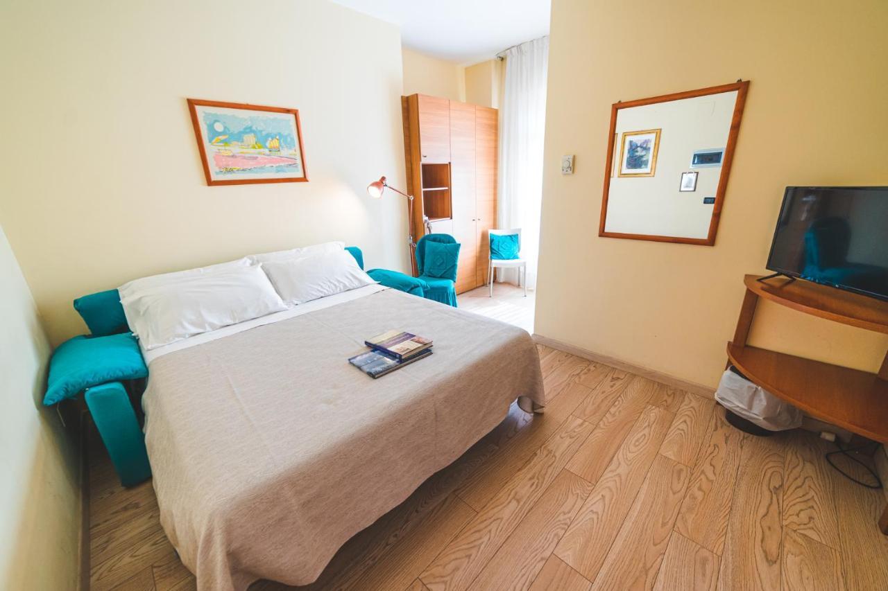 סוטומרינה Hotel Sole מראה חיצוני תמונה
