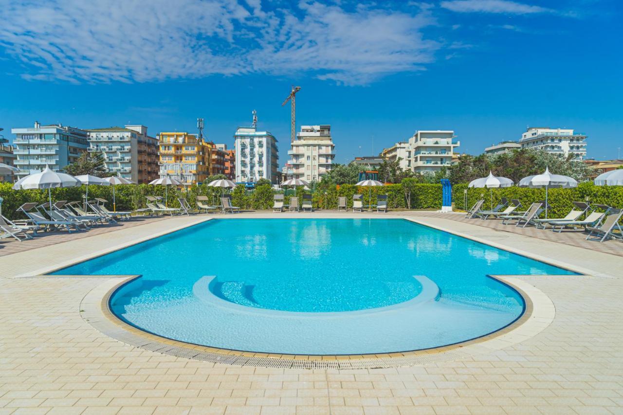 סוטומרינה Hotel Sole מראה חיצוני תמונה