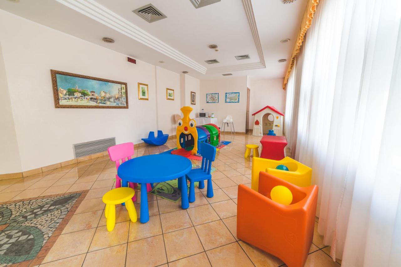 סוטומרינה Hotel Sole מראה חיצוני תמונה