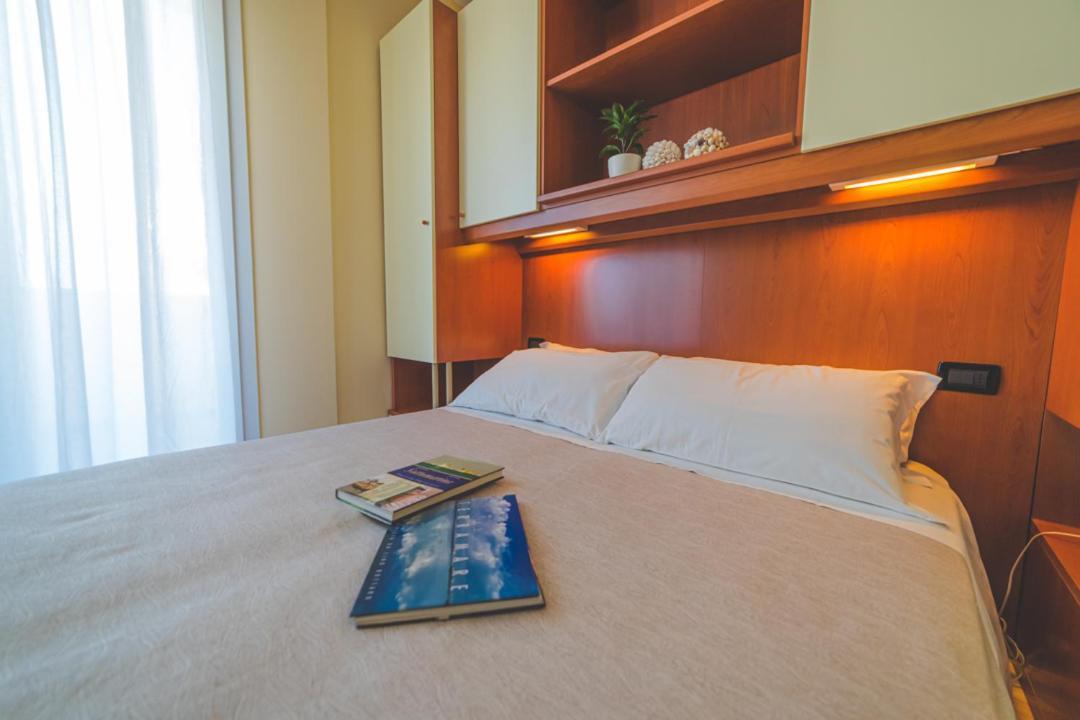 סוטומרינה Hotel Sole מראה חיצוני תמונה