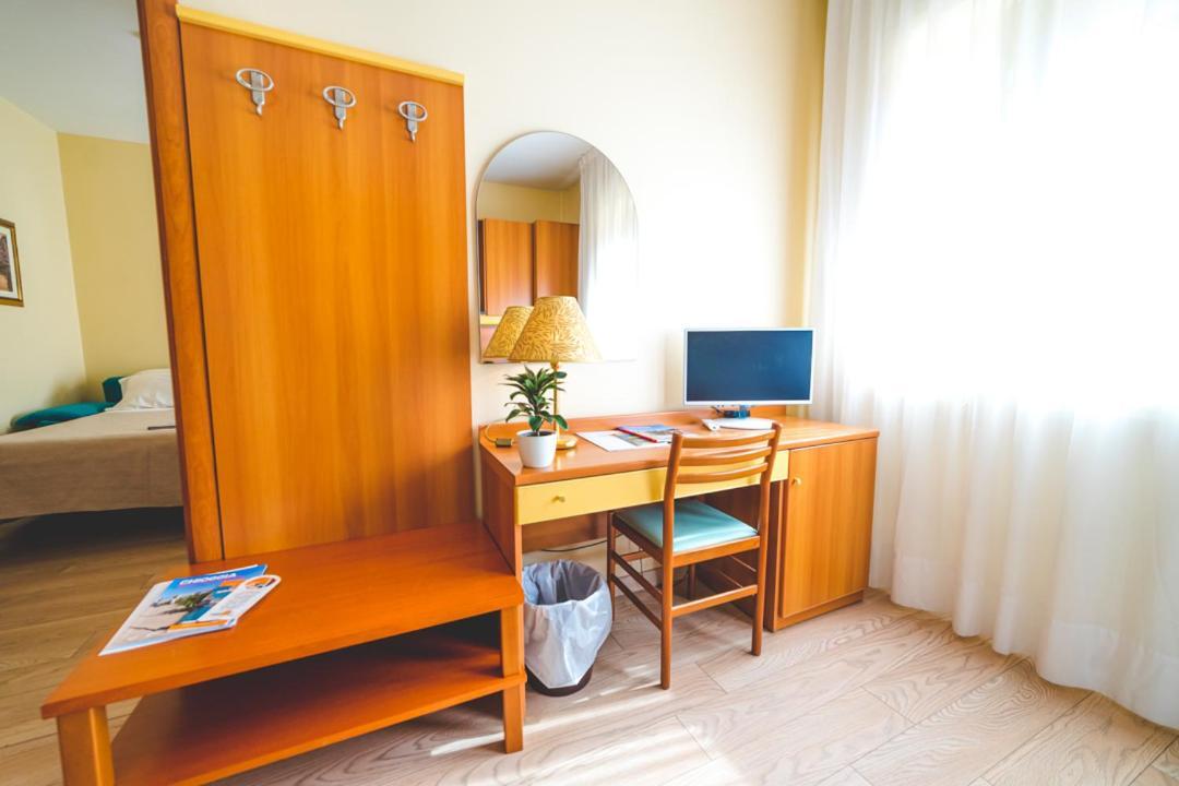 סוטומרינה Hotel Sole מראה חיצוני תמונה