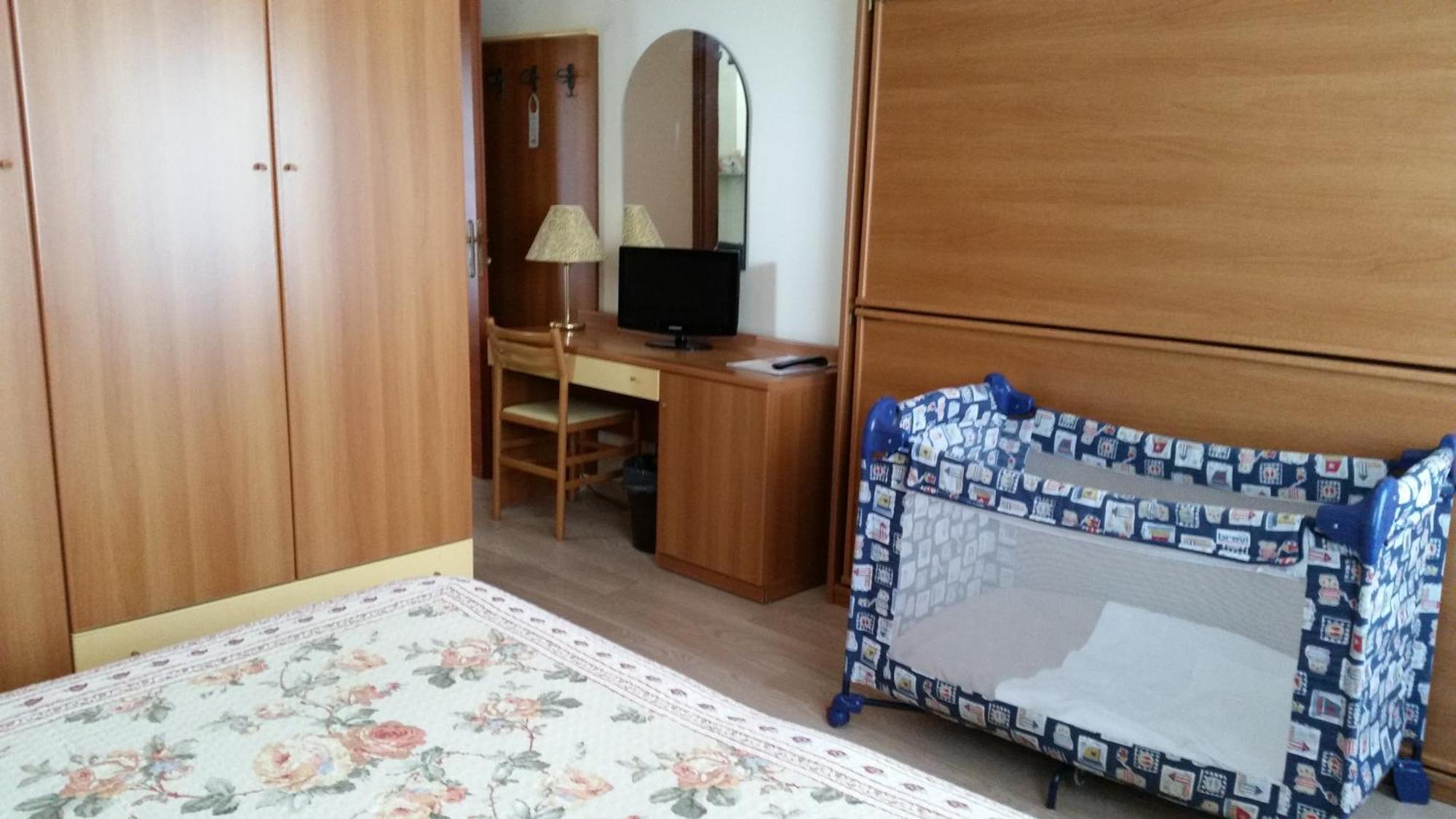 סוטומרינה Hotel Sole חדר תמונה