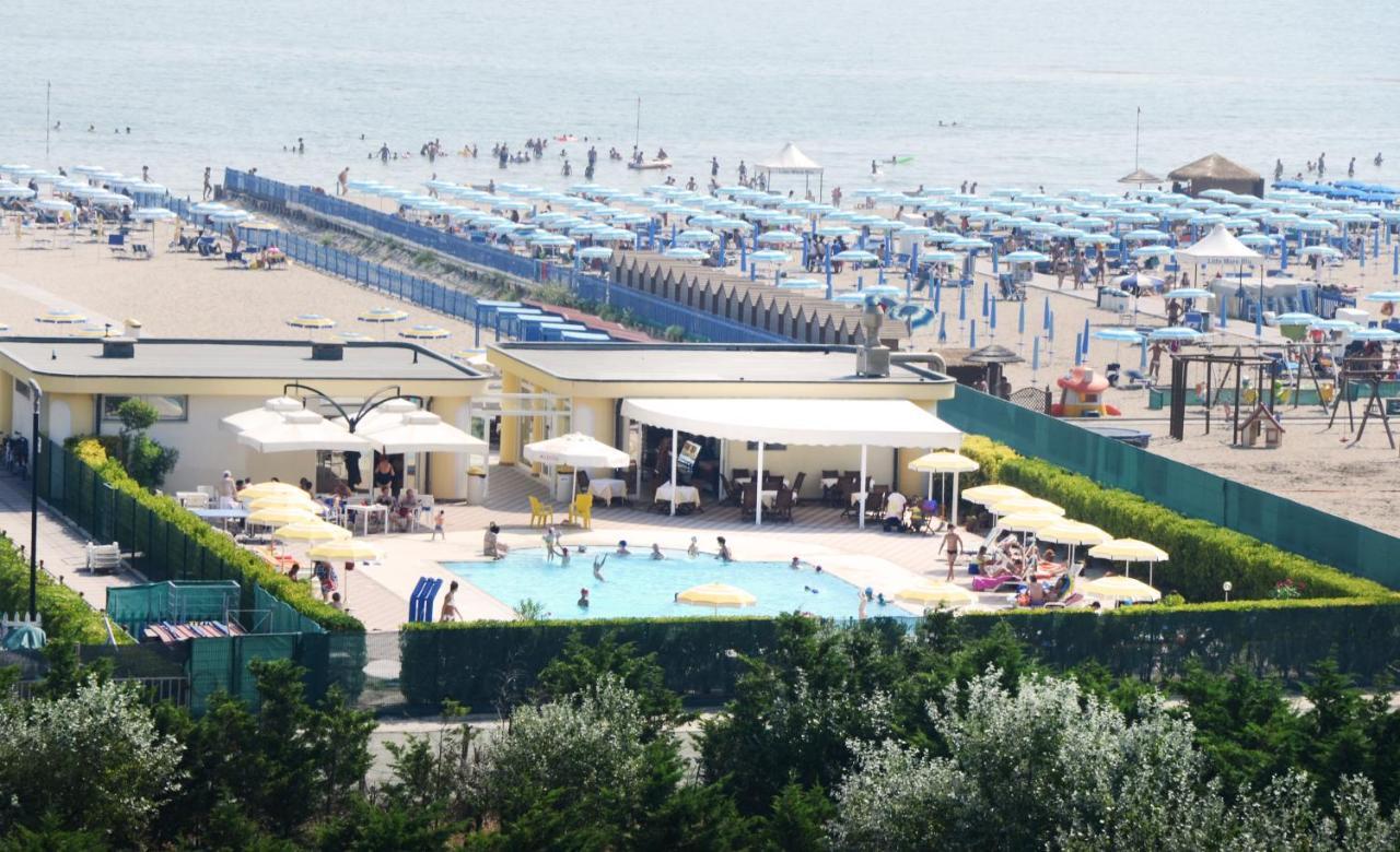 סוטומרינה Hotel Sole מראה חיצוני תמונה