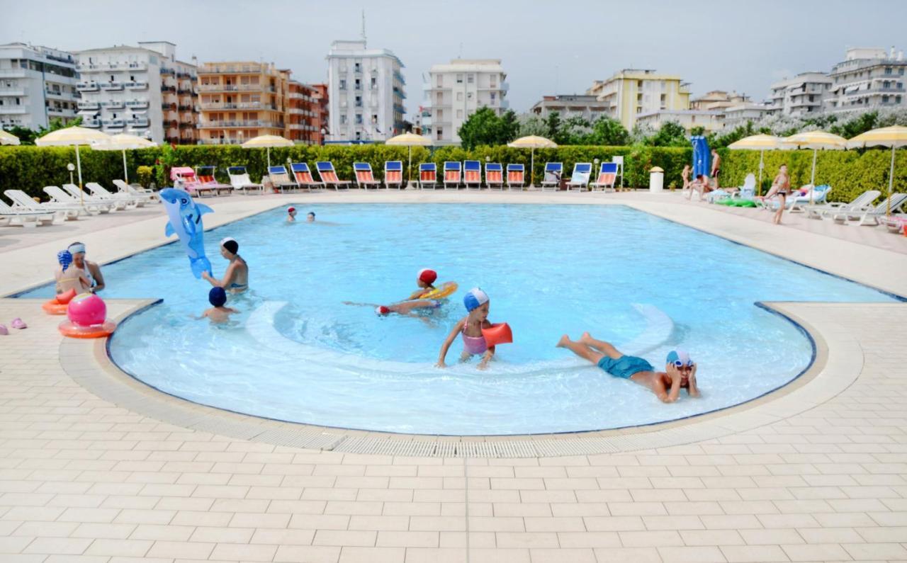 סוטומרינה Hotel Sole מראה חיצוני תמונה