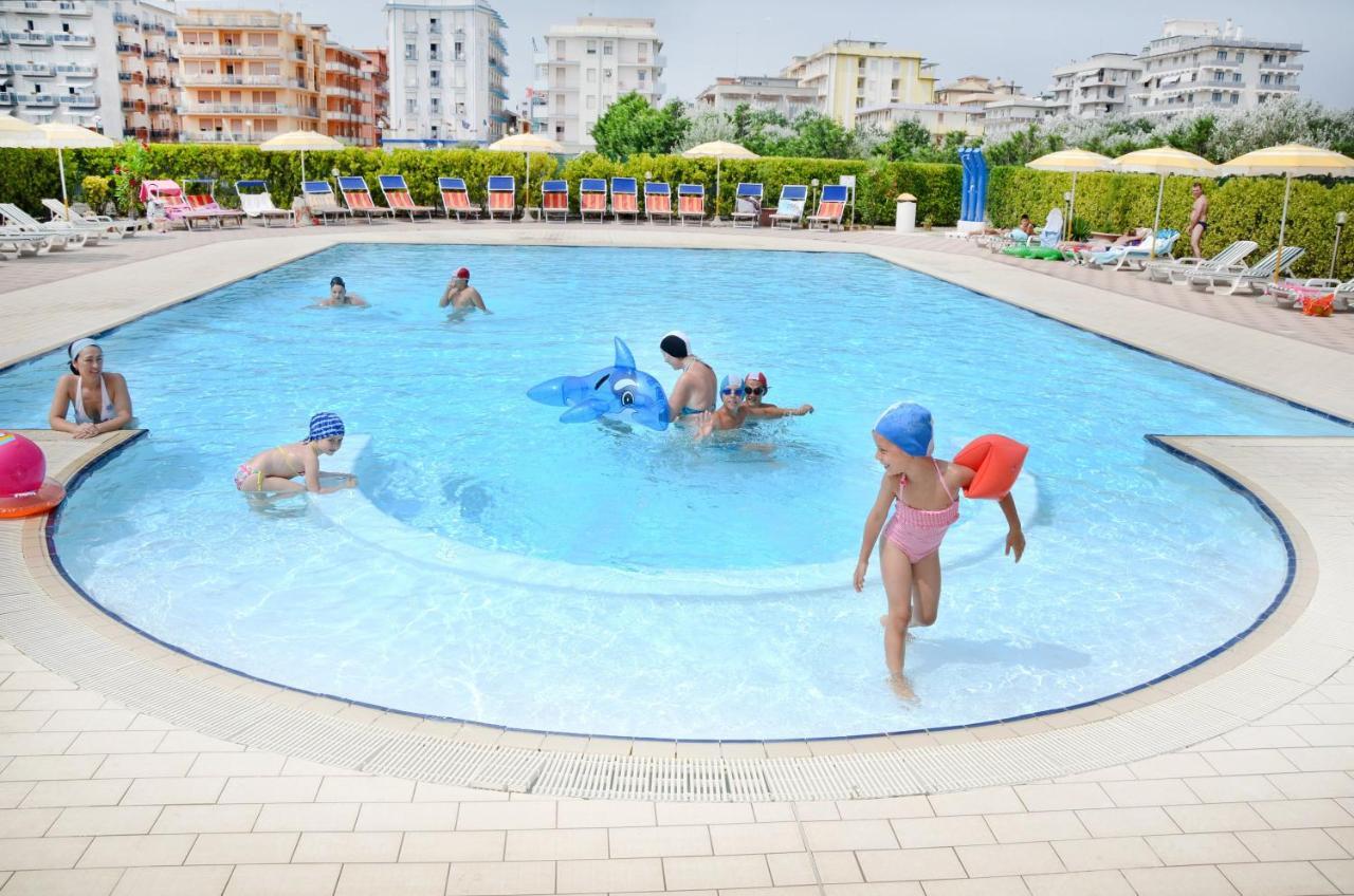 סוטומרינה Hotel Sole מראה חיצוני תמונה